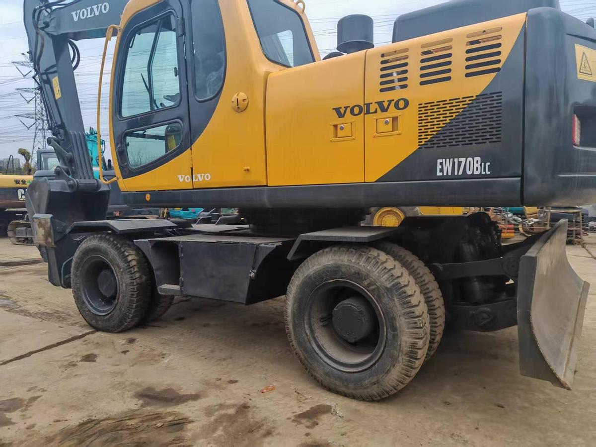 Used 2001 VOLVO EW170
