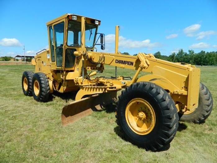Used CHAMPION 710A - MOTOR GRADERS