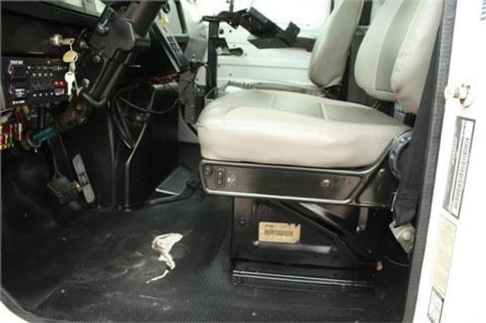 Used 2000 INTERNATIONAL 4900 - BUCKET TRUCK OR BOOM TRUCKS