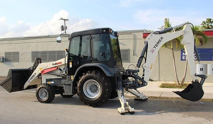 Used TEREX TLB830 - BACKHOES