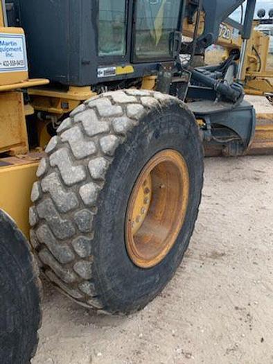 Used 2005 JOHN DEERE 672G - MOTOR GRADERS
