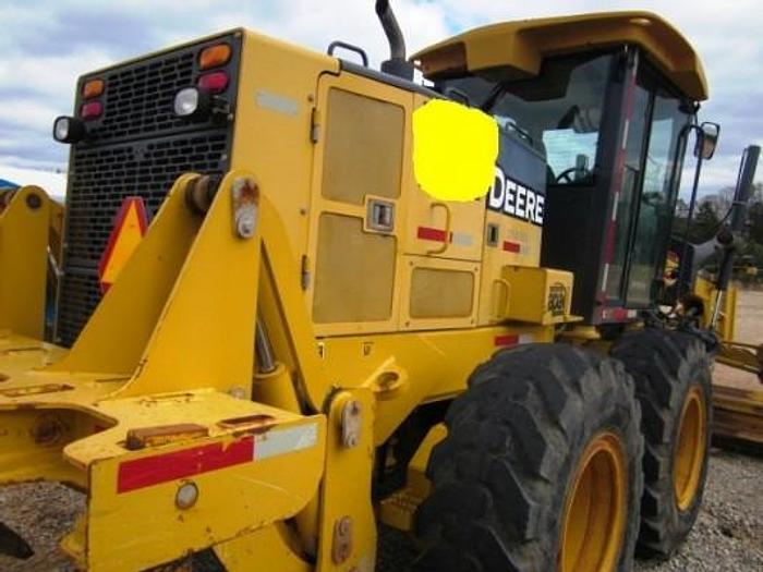 Used 2005 JOHN DEERE 670D - MOTOR GRADERS