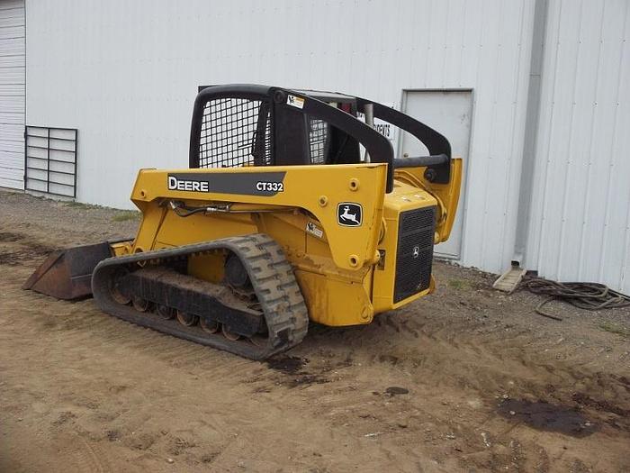 Used 2006 JOHN DEERE CT322 - SKID STEER LOADERS