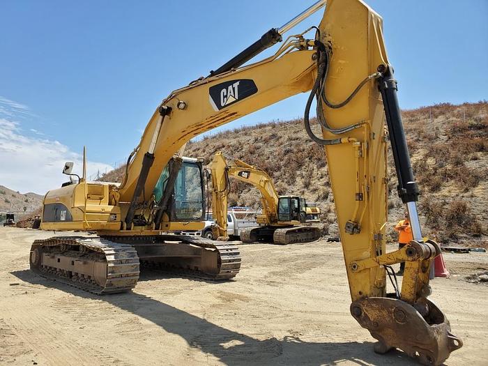 Used CATERPILLAR 325DL - EXCAVATORS