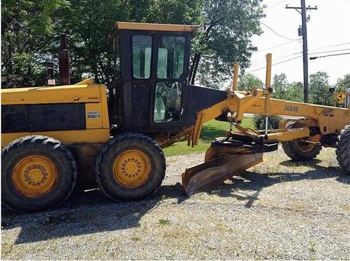Used JOHN DEERE 670 - MOTOR GRADERS