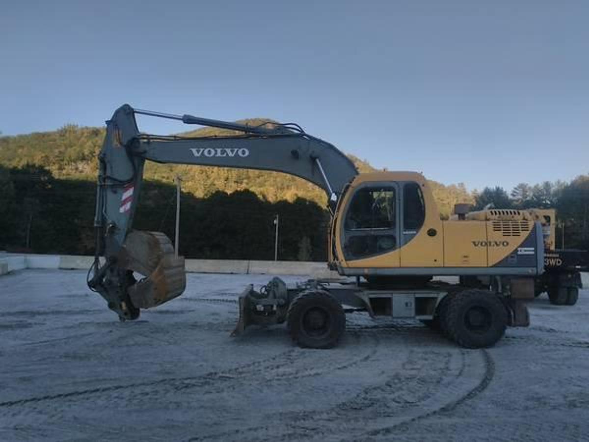 Used 2007 VOLVO EW180C