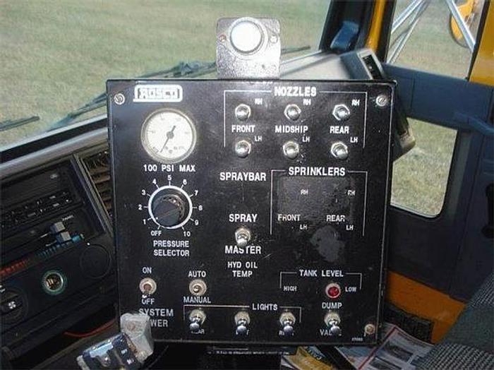 Used 1995  FORD CFT8000 - WATER TANK & WATER TRUCK