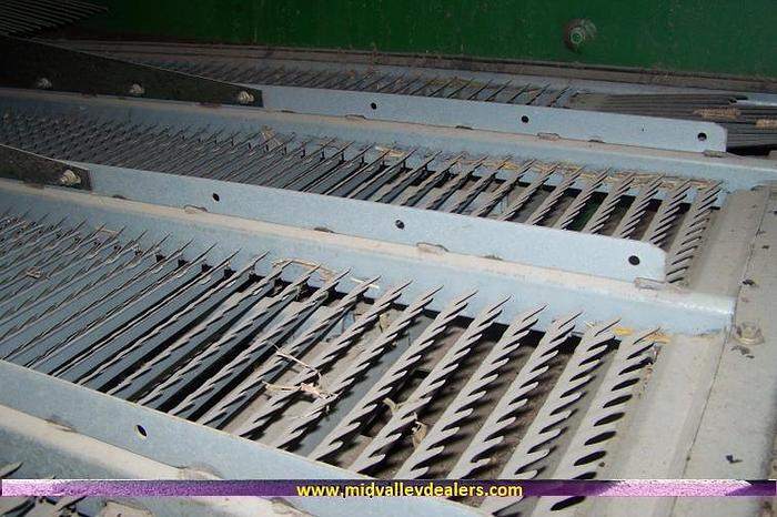 Used 2005 JOHN DEERE 9760 STS - COMBINES