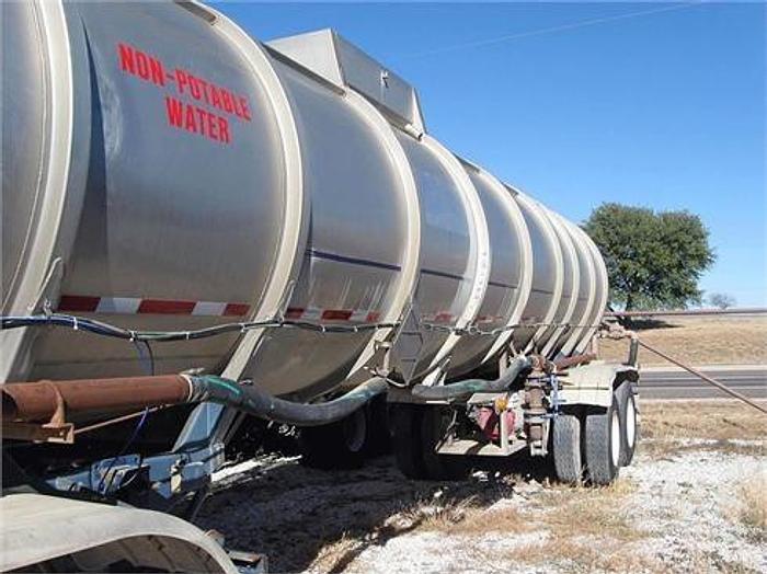 Used 1975 FRUEHAUF FRUEHAUF - WATER TANK & WATER TRUCK