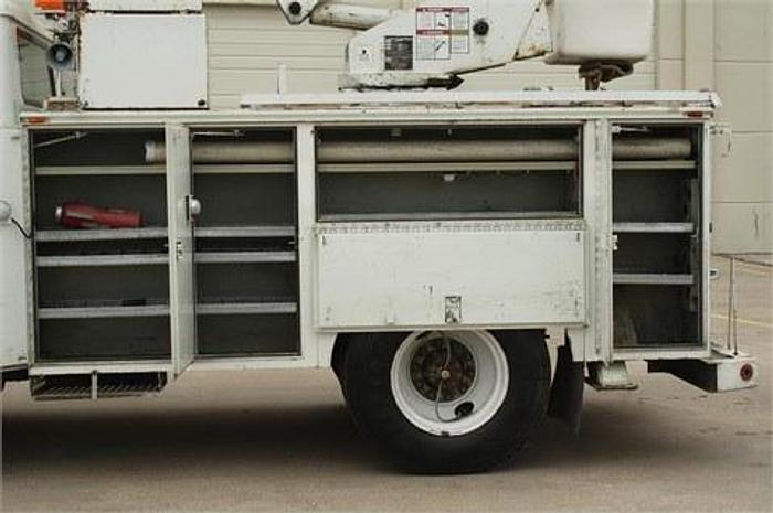 Used 2000 INTERNATIONAL 4900 - BUCKET TRUCK OR BOOM TRUCKS