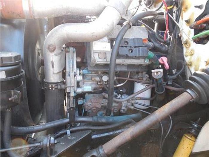 Used 1999 INTERNATIONAL 4900 - BUCKET TRUCK OR BOOM TRUCKS