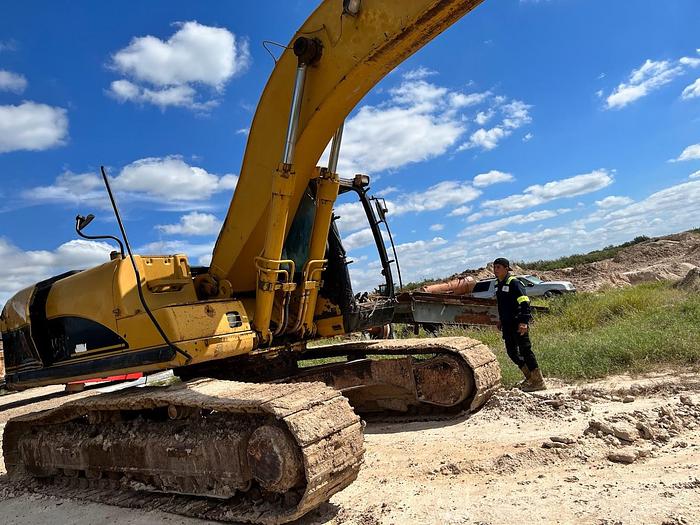 Used 2003 CATERPILLAR 322CL - EXCAVATORS