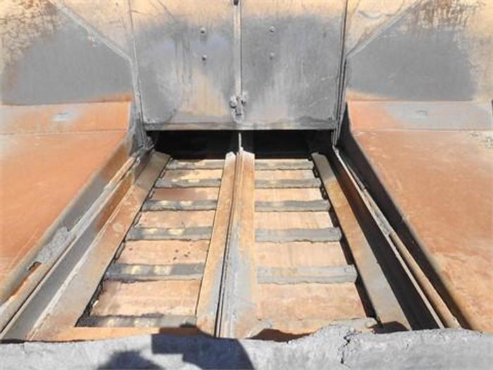 Used 1999 CATERPILLAR AP650B(9DN,PAVER) - PAVING EQUIPMENT