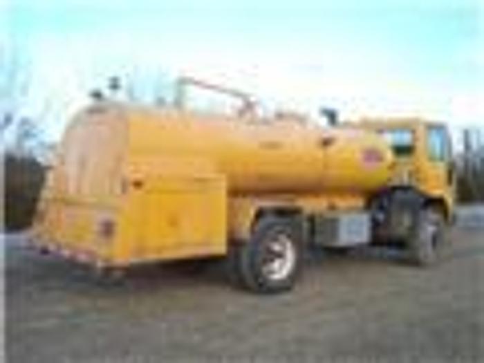 Used 1995  FORD CFT8000 - WATER TANK & WATER TRUCK