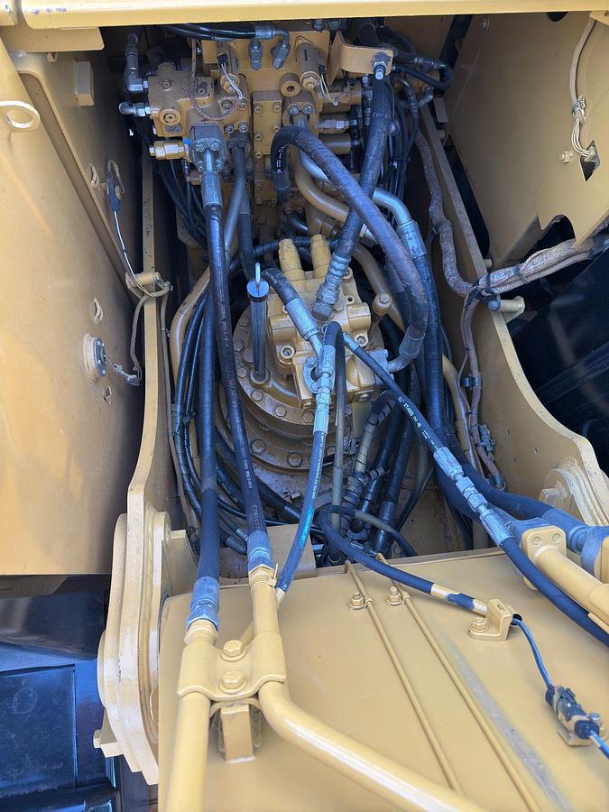 Used CATERPILLAR 320E - EXCAVATORS