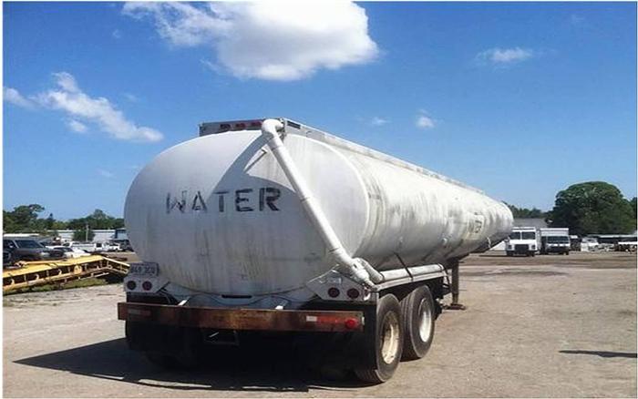 Used 1960 FRUEHAUF FRUEHAUF - WATER TANK & WATER TRUCK