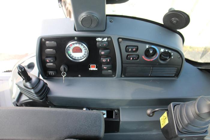 Used TEREX TLB830 - BACKHOES