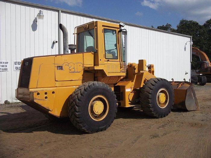 Used CASE 621B - WHEEL LOADERS