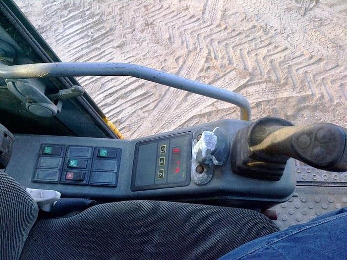 Used 2004 VOLVO EC240 - EXCAVATORS