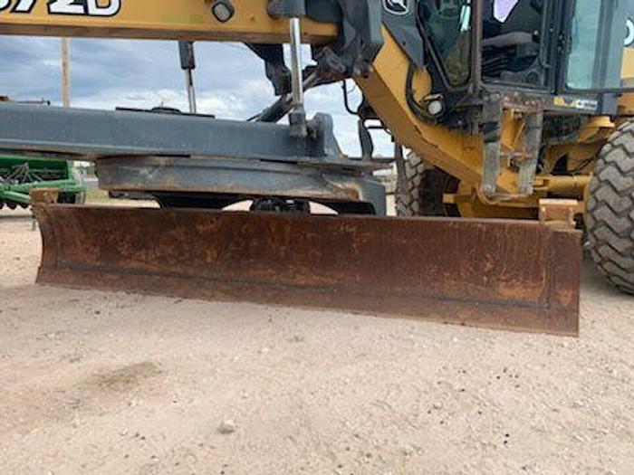 Used 2005 JOHN DEERE 672G - MOTOR GRADERS