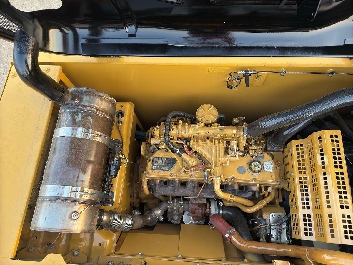 Used CATERPILLAR 320E - EXCAVATORS