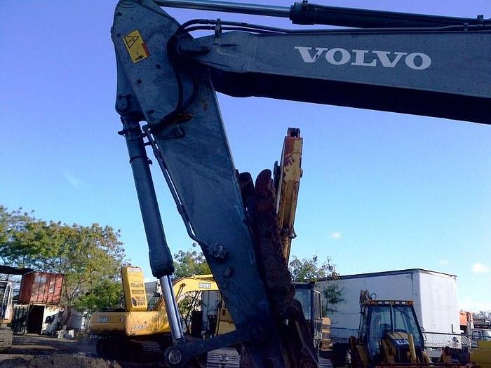 Used 2004 VOLVO EC240 - EXCAVATORS
