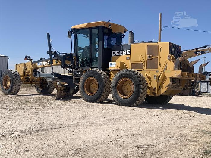 Used 2005 JOHN DEERE 672G - MOTOR GRADERS