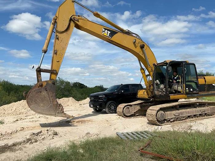 Used 2003 CATERPILLAR 322CL - EXCAVATORS