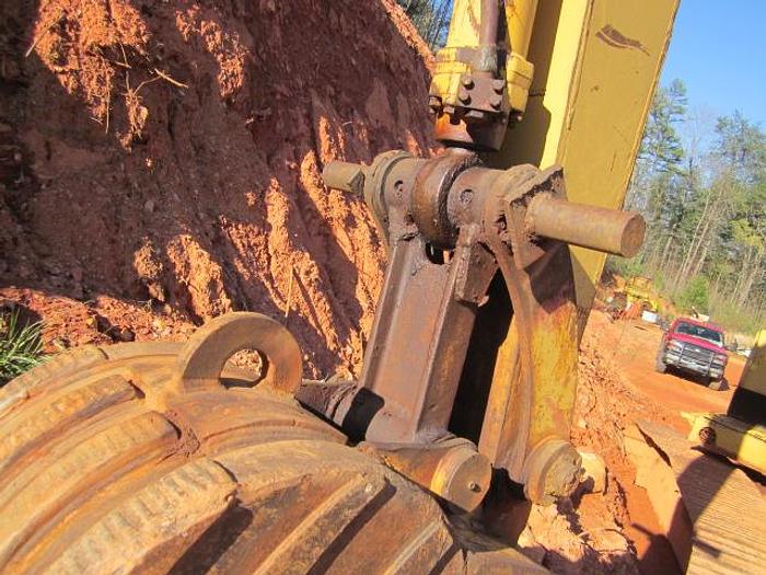 Used 1975 CATERPILLAR 225 - EXCAVATORS