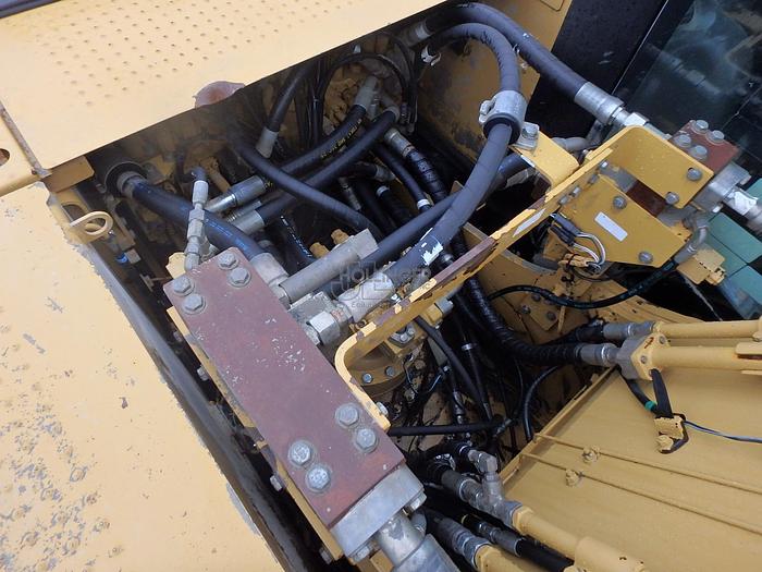 Used 2011 CATERPILLAR 320D - EXCAVATORS