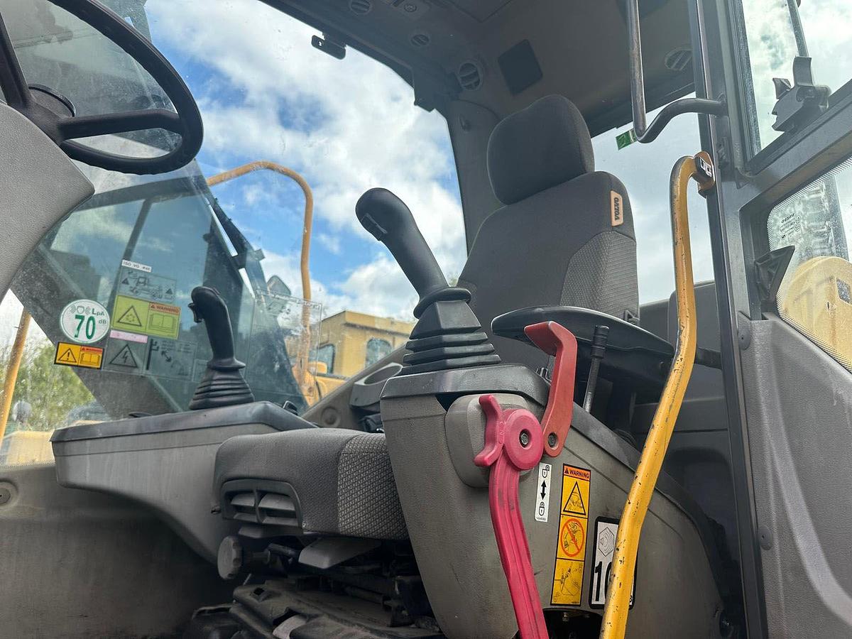 Used 2007 VOLVO EW180C - EXCAVATORS