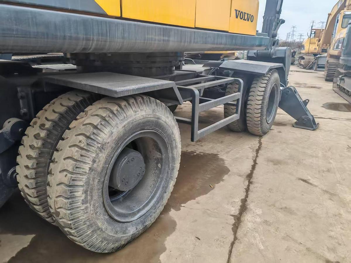 Used 2001 VOLVO EW170