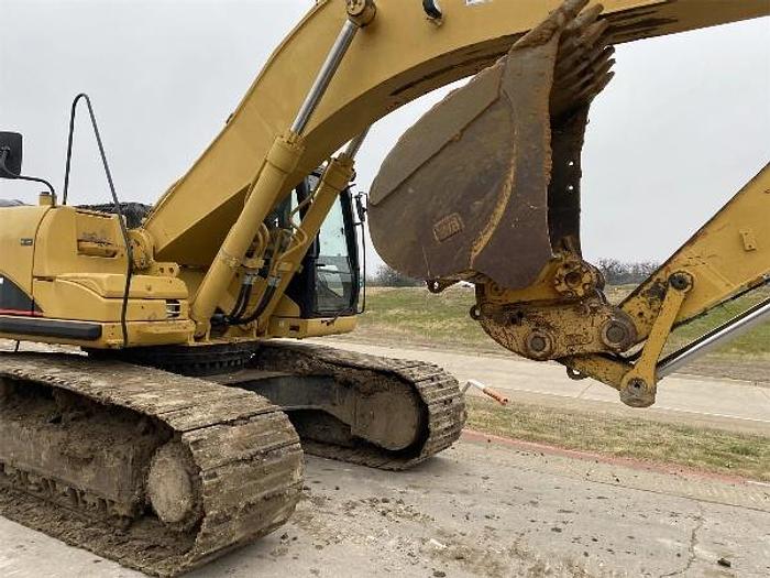 Used 2011 CATERPILLAR 330DL - EXCAVATORS