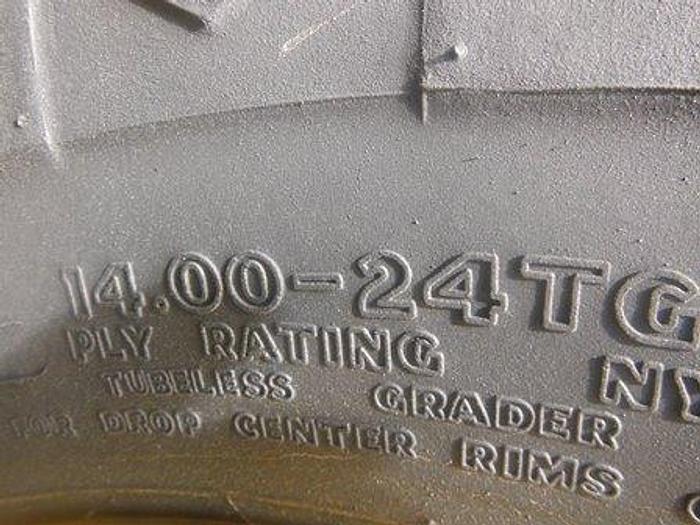 Used 1984 CATERPILLAR 12G - MOTOR GRADERS