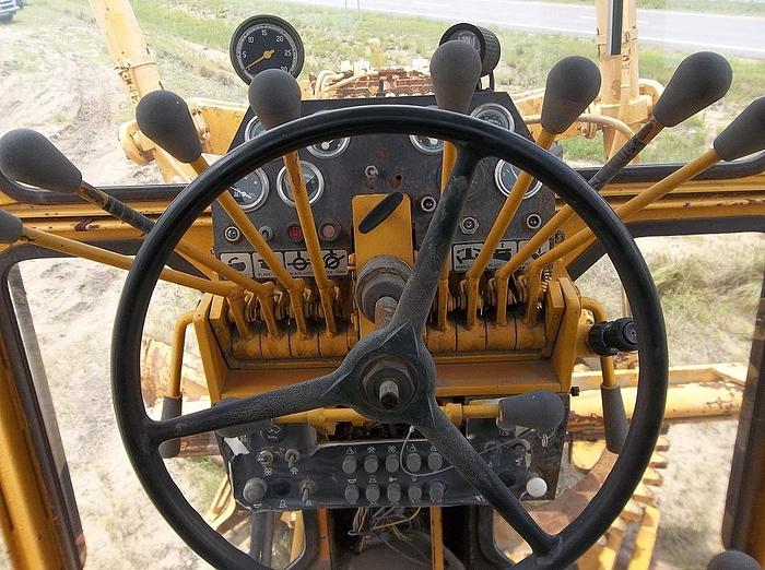 Used 1984 CHAMPION 715A - MOTOR GRADERS