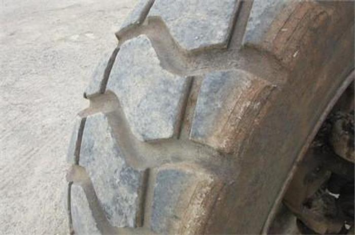 Used 2001 CATERPILLAR 12H - MOTOR GRADERS