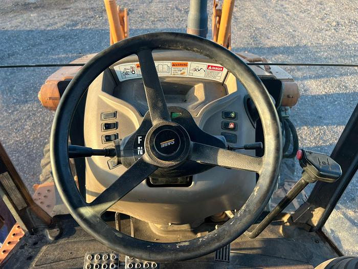 Used 2011 CASE 580 N - BACKHOES