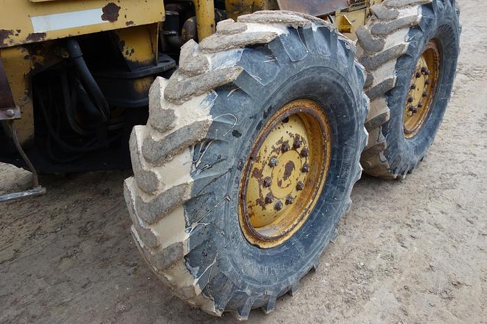 Used 1974 CATERPILLAR 12G - MOTOR GRADERS