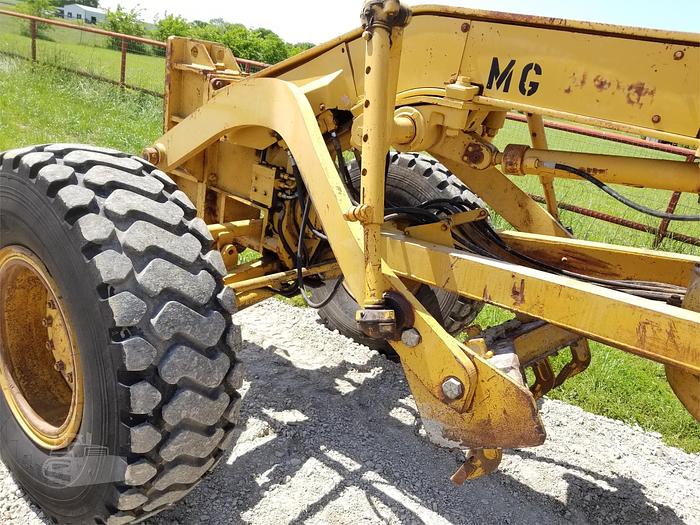 Used 1974 CATERPILLAR 12G - MOTOR GRADERS