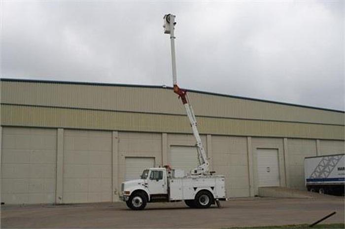 Used 2000 INTERNATIONAL 4900 - BUCKET TRUCK OR BOOM TRUCKS