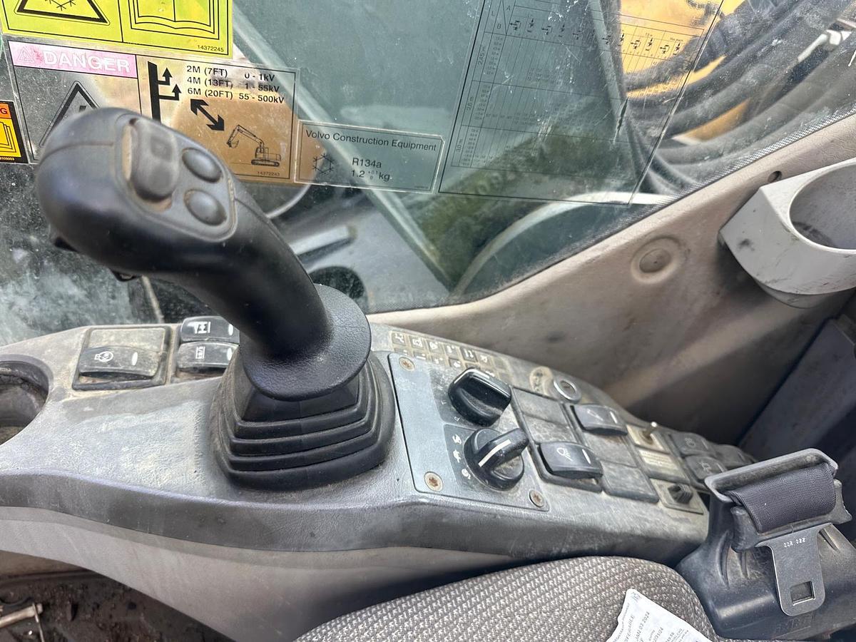 Used 2007 VOLVO EW180C - EXCAVATORS