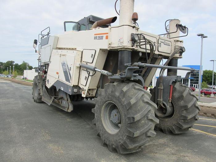 Used 2011 WIRTGEN WR2500S - PAVING EQUIPMENT