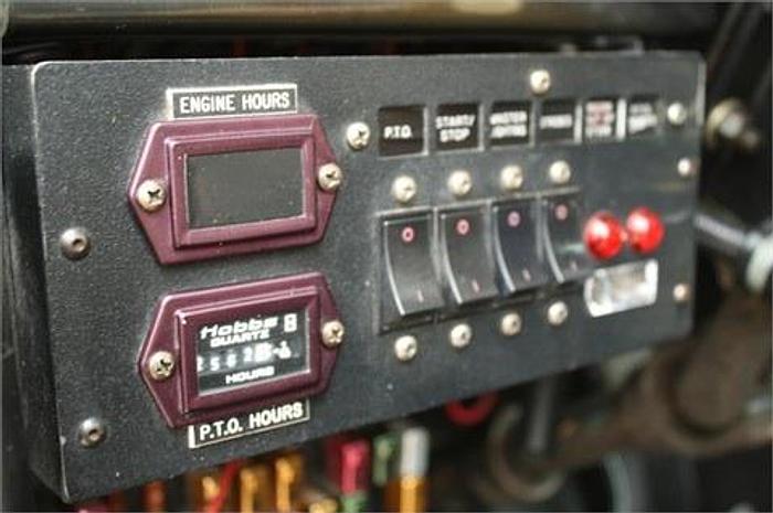 Used 2000 INTERNATIONAL 4900 - BUCKET TRUCK OR BOOM TRUCKS