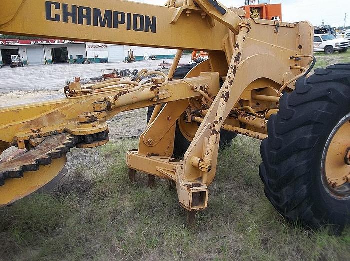 Used 1984 CHAMPION 715A - MOTOR GRADERS