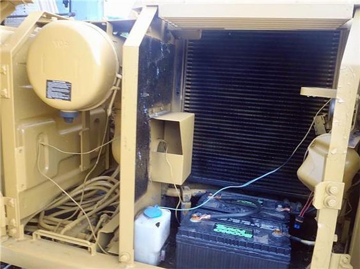 Used 1995 JOHN DEERE 490E - EXCAVATORS