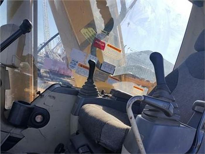 Used 2004 CATERPILLAR 320CL - EXCAVATORS