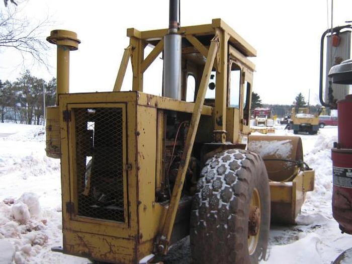 Used BOMAG BW210 - COMPACTORS