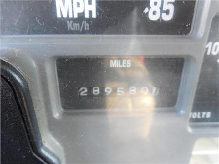 Used 1999 INTERNATIONAL 4900 - BUCKET TRUCK OR BOOM TRUCKS