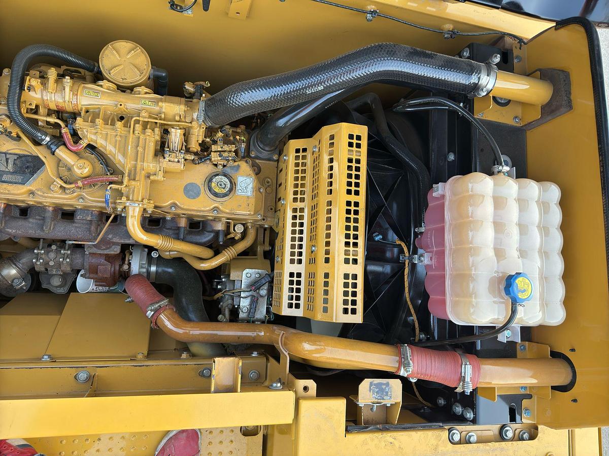 Used CATERPILLAR 320E - EXCAVATORS