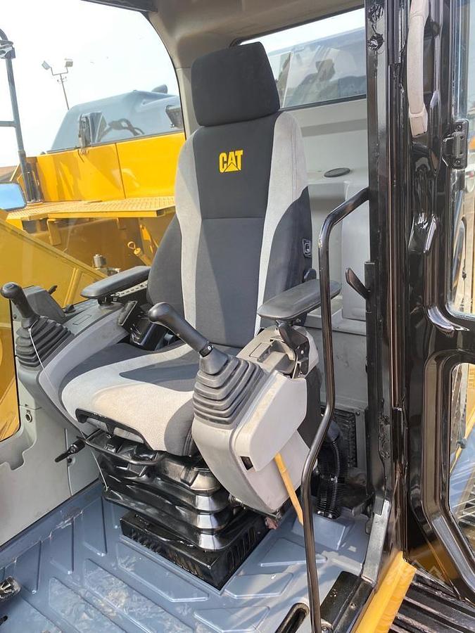 Used 2013 CATERPILLAR 320E